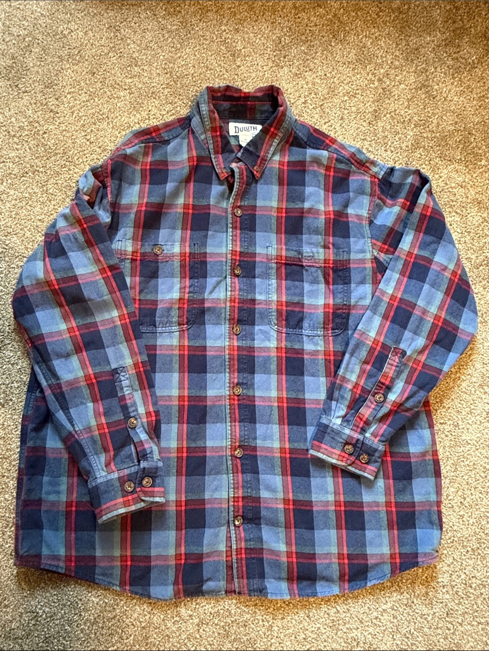 Duluth Trading Co Men’s Red & Blue Plaid Button-Down Shirt